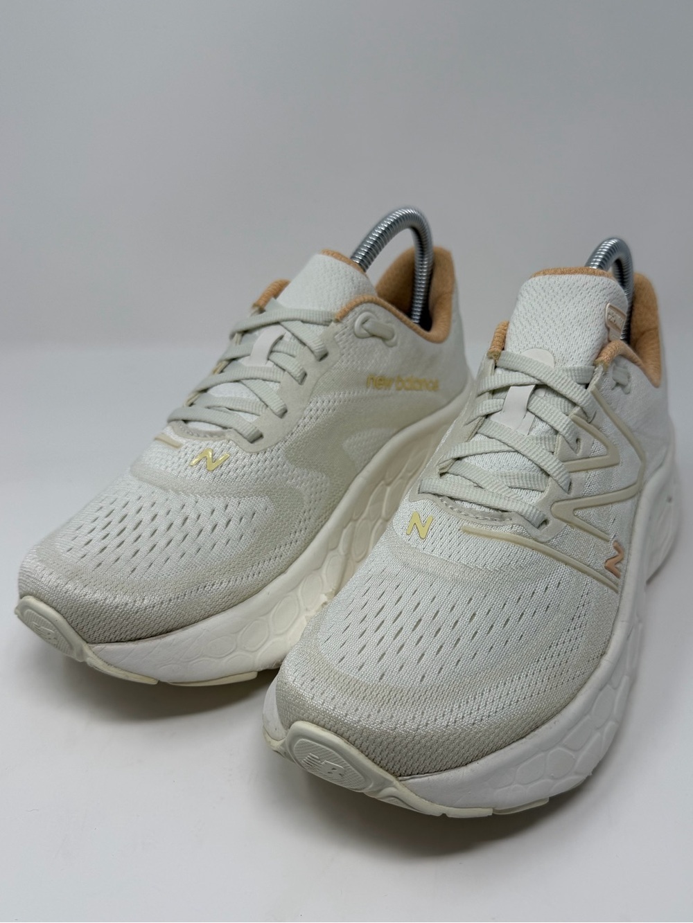New Balance Women's Cream Running Sneakers Sz.7.5w
